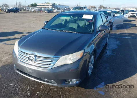 2011 Toyota Avalon z USA, uszkodzony, nr VIN 4T1BK3DB3BU408936